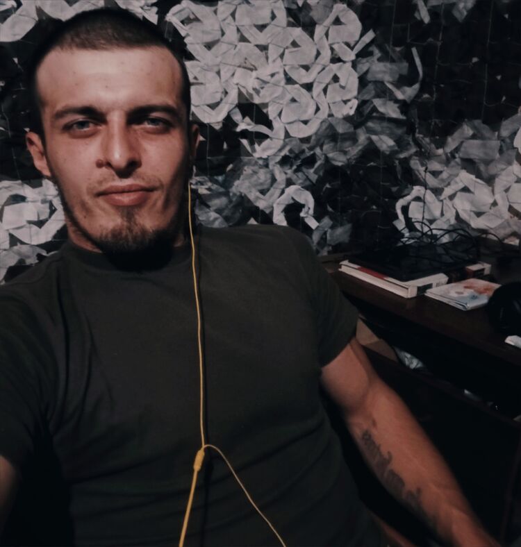  ,   Maks, 27 ,   ,   