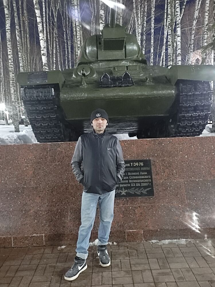  52077263  , 31 ,    -