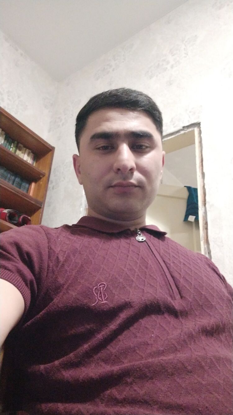  53248603  Maks, 33 ,    