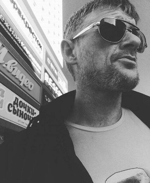  27359033  Roman, 45 ,    