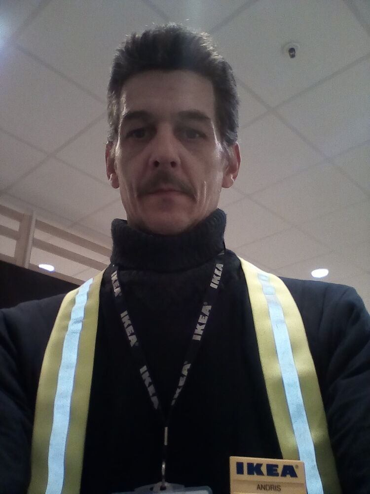  18779193  Andris, 49 ,    