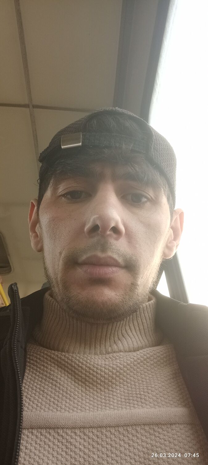  44267403  JON, 33 ,    