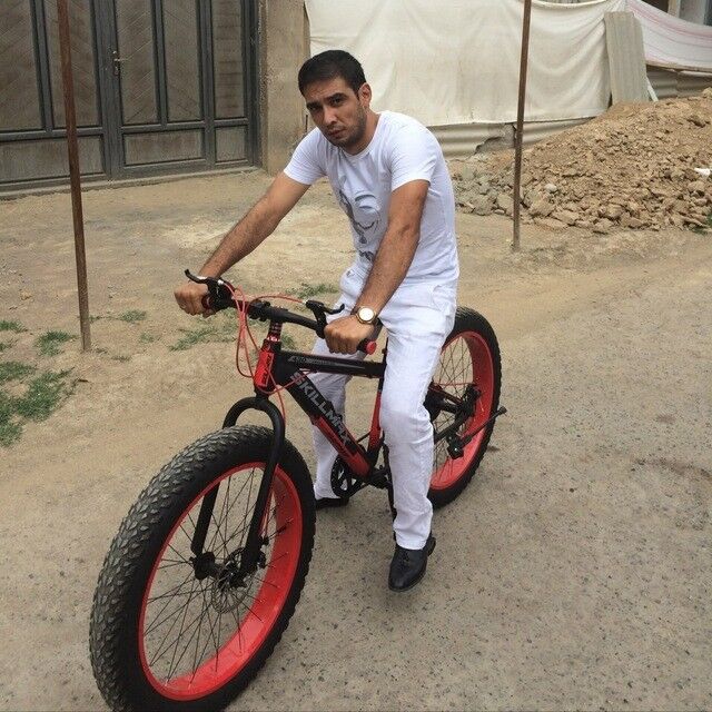  19280853  Oybek, 40 ,    