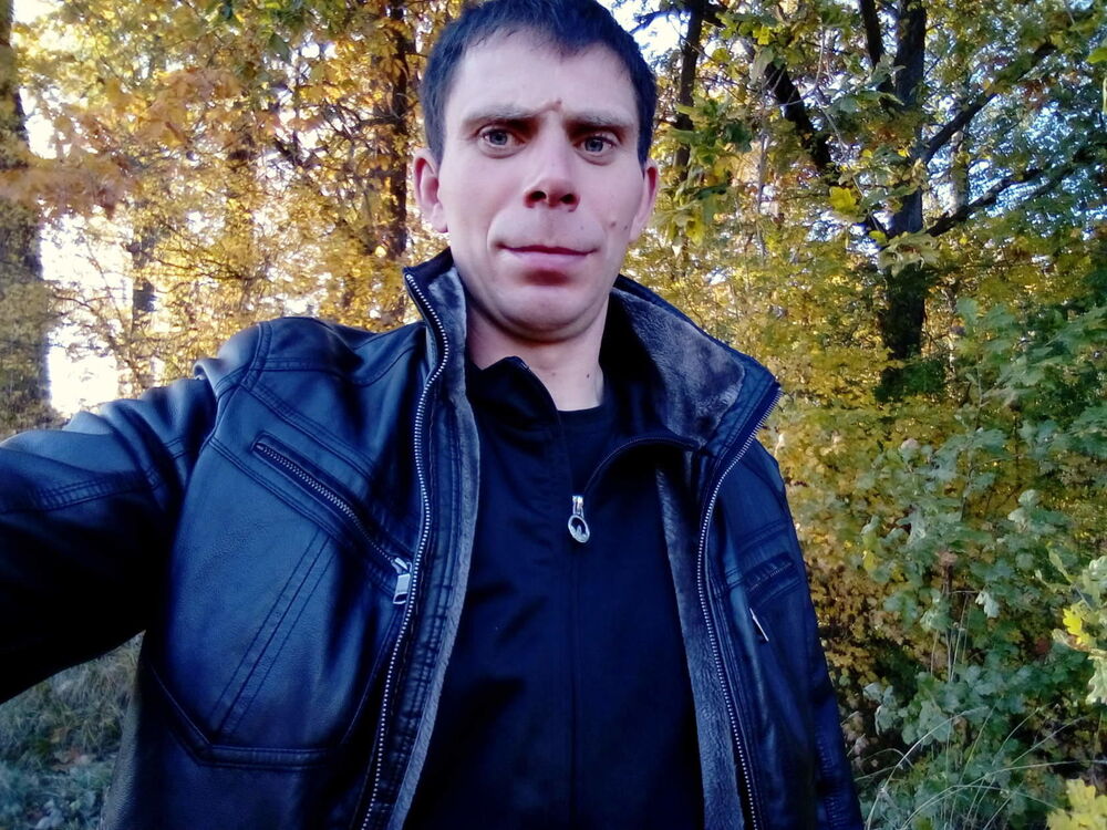  41588243  Vitalii, 41 ,    