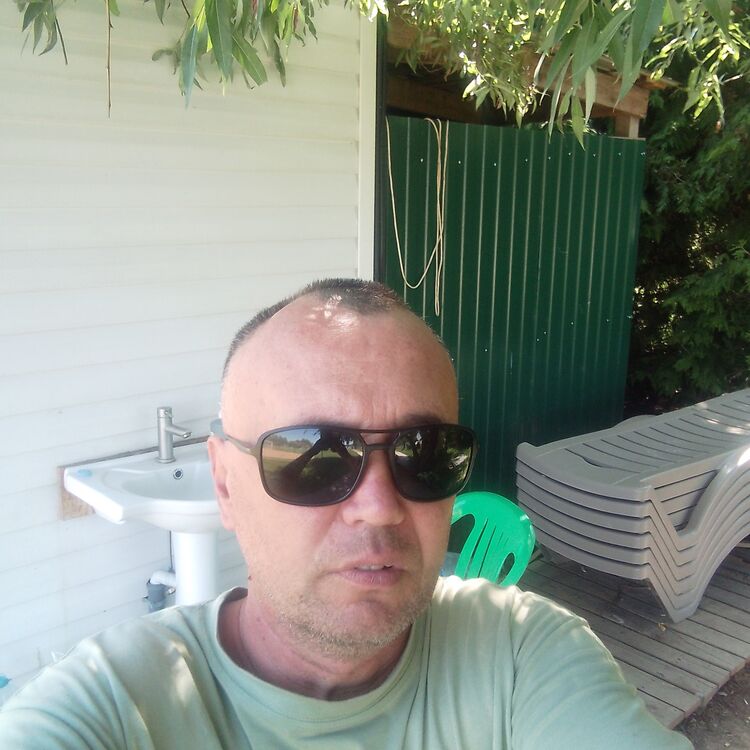  52799823  Farxod, 48 ,    