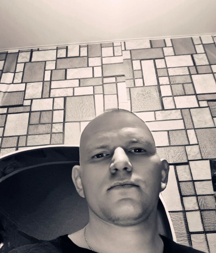  54467403  , 32 ,    -