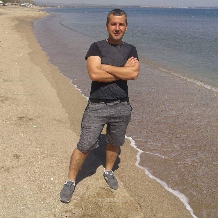 15771343  Nikolai, 42 ,    