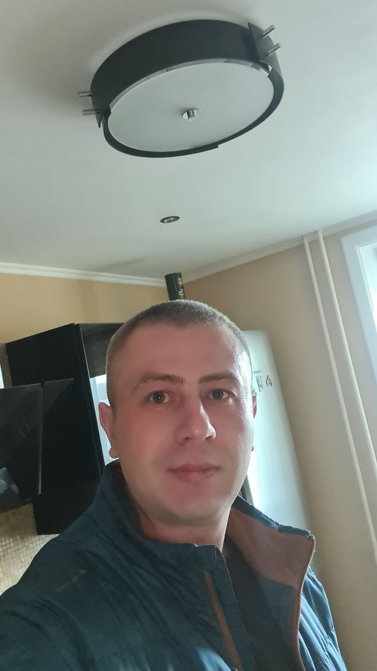  23722963  , 44 ,    