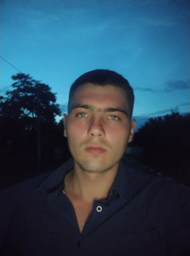  23317073  Damian, 25 ,    