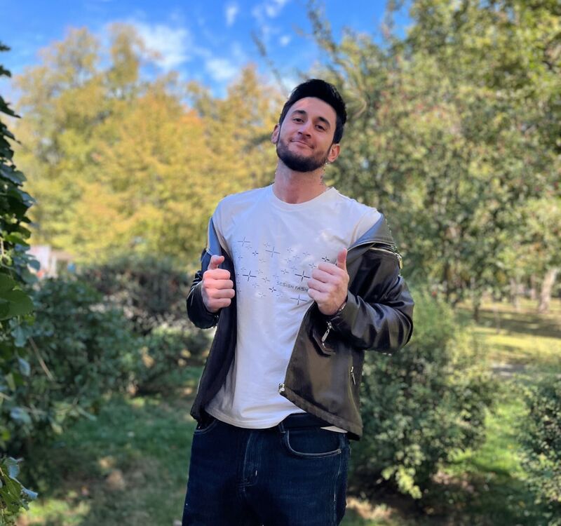  53832083   , 26 ,    --