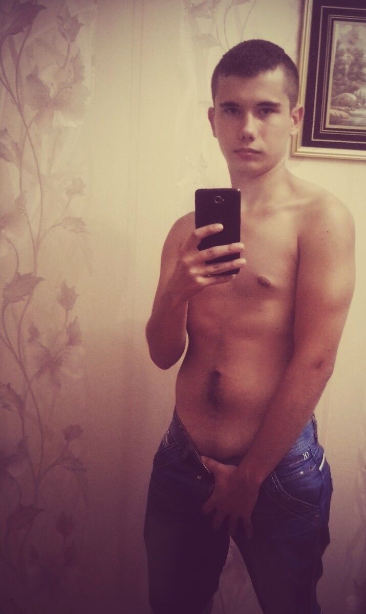  4811673  Antoni, 29 ,    