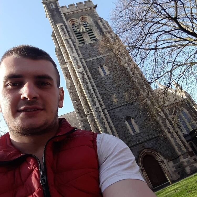  16727313  Claudiu, 40 ,    