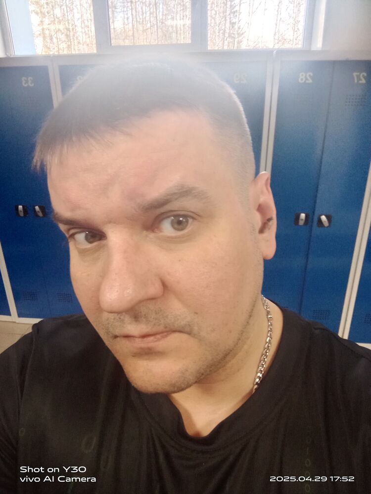  51633243  Mikhail, 41 ,     