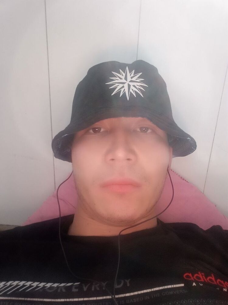 48563193  Akbar, 27 ,    