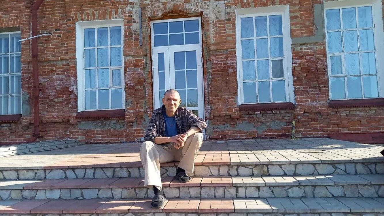  ,   Garry, 52 ,   ,   