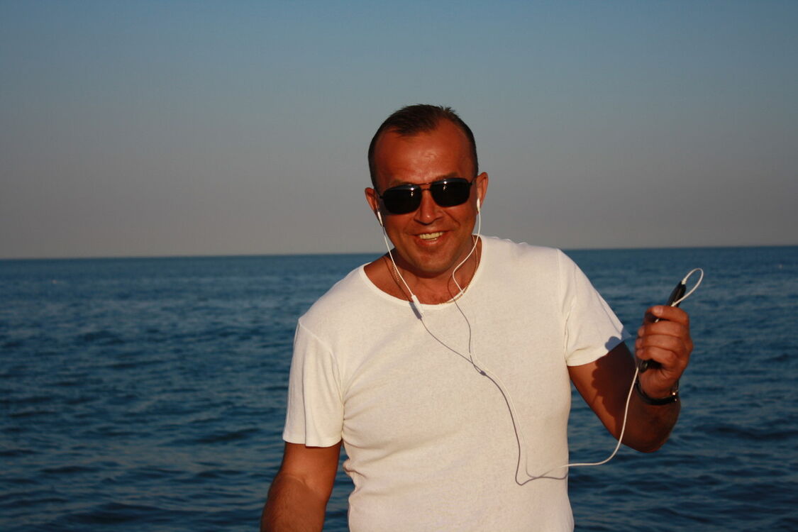  ,   Vitalik, 54 ,     , c 