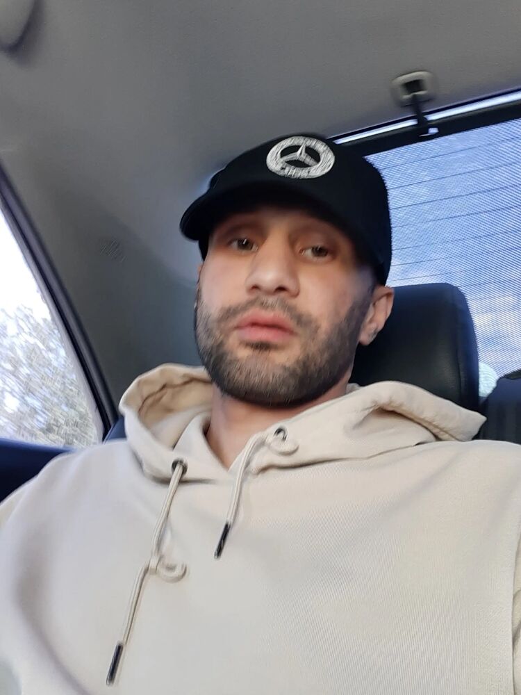 ���������� �����������, ���� ������� Adam, 34 ����, ������������ ��� ������, ����� � ���������