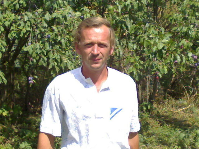  6393123  Vitalii, 48 ,    