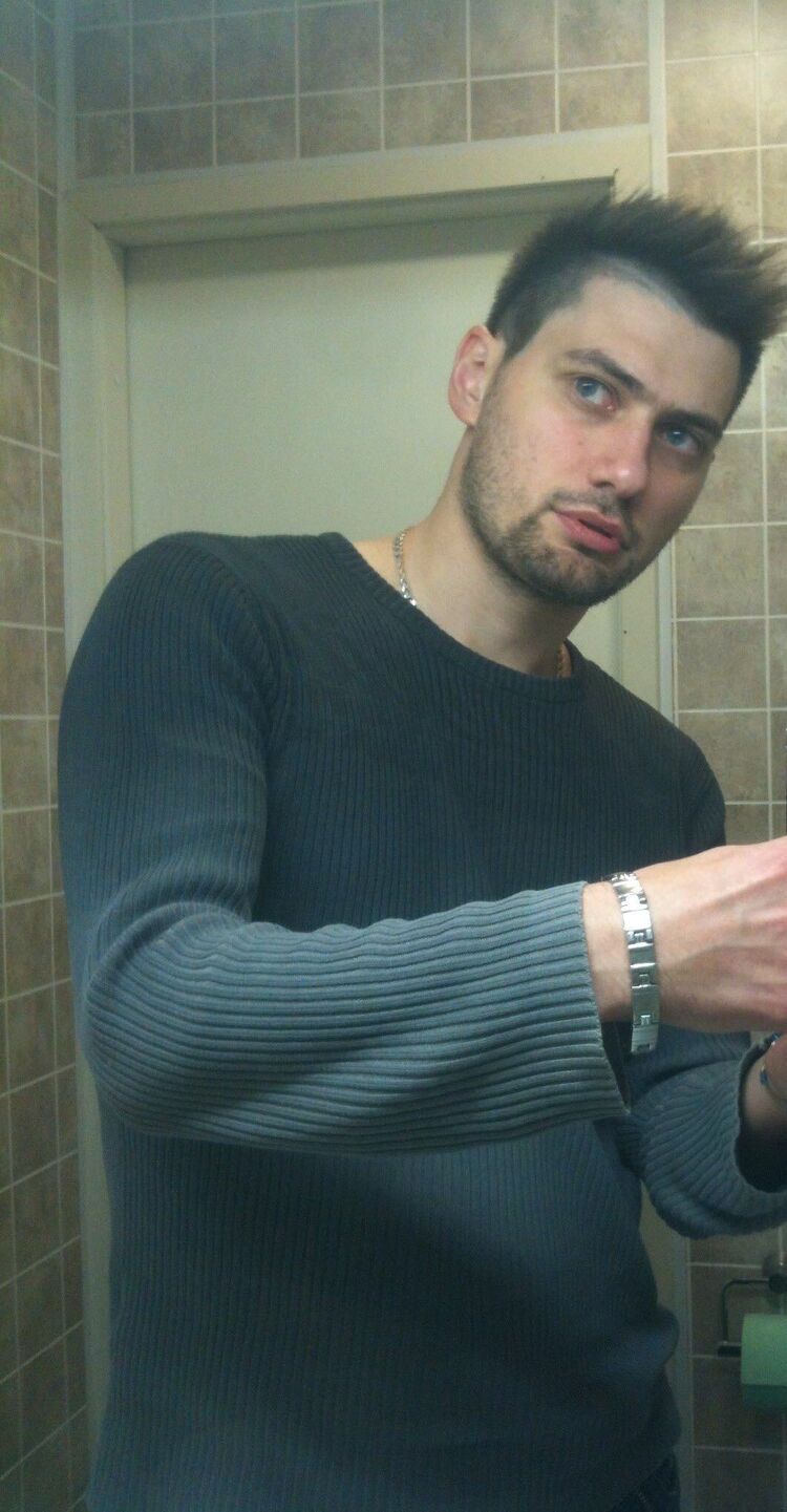  46701703  Pavel, 29 ,    