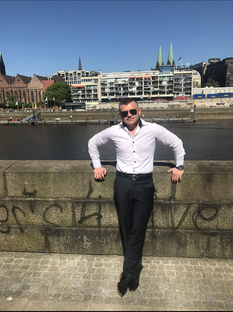 ,   Andrej, 43 ,   ,   