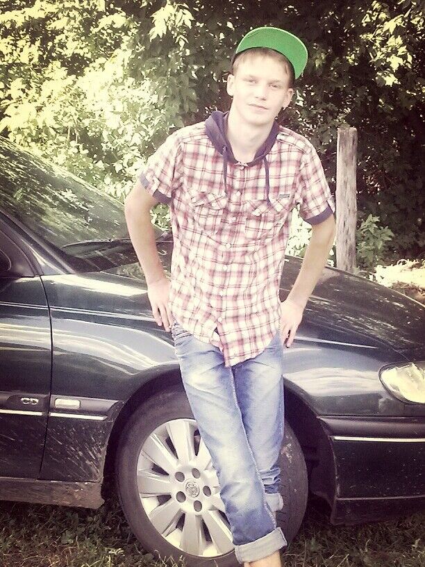  8219903  Vladislav, 29 ,    