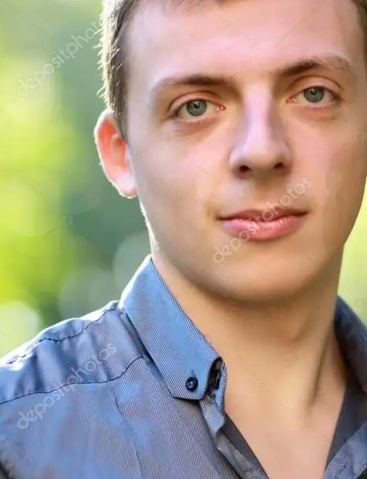  ,   Tomas, 35 ,     