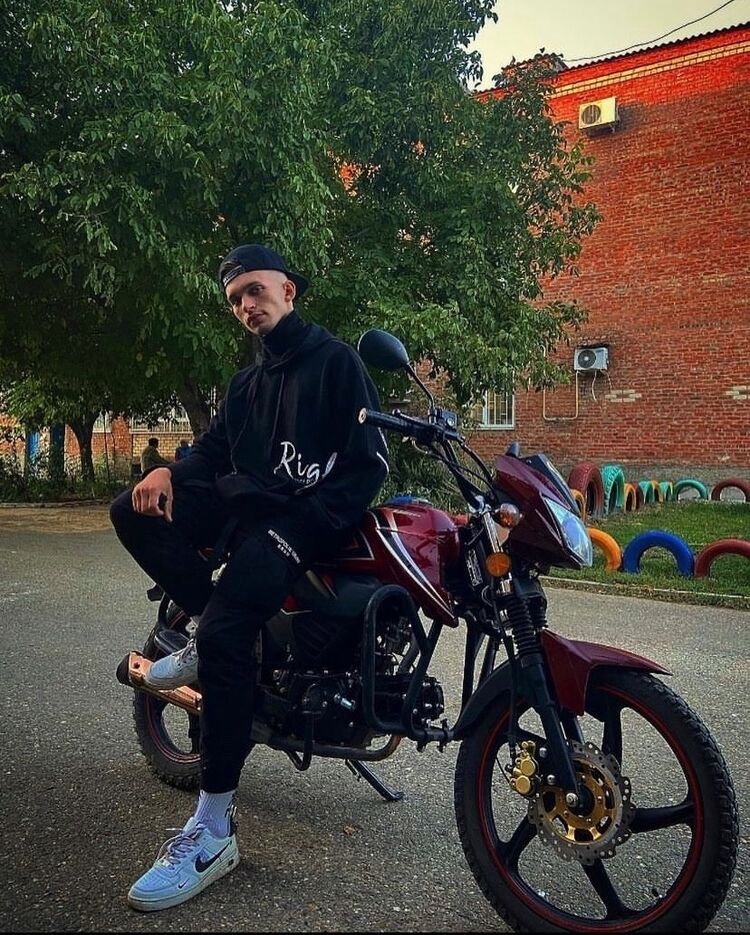  ,   Nik, 28 ,   ,   