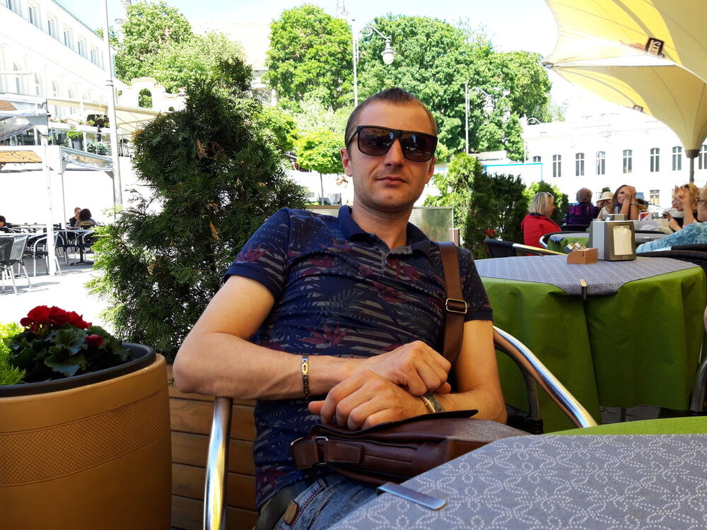  ,   Denis, 31 ,   ,   , c 