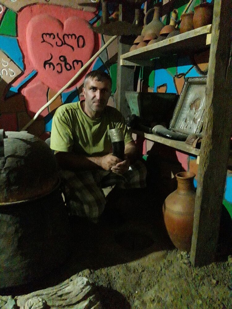  21521903  Lado, 47 ,    