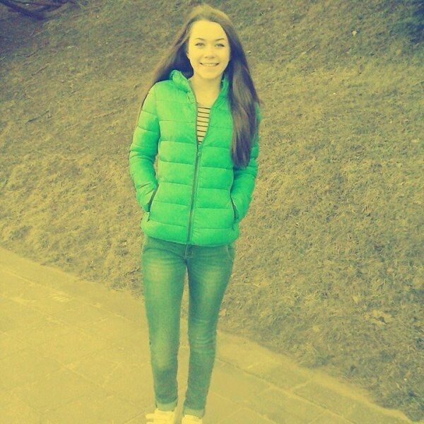  53915413  Marta, 18 ,    