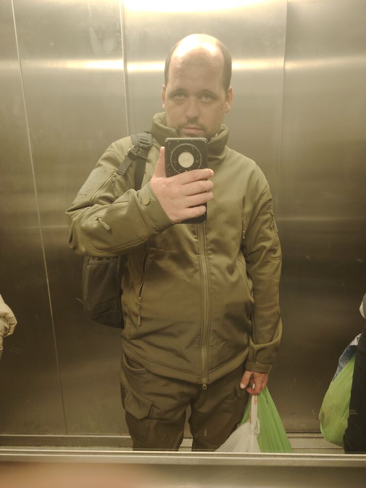  53848993  Shaman, 33 ,    