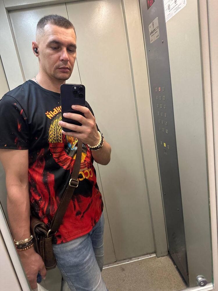  45348693  Vasilli, 35 ,    