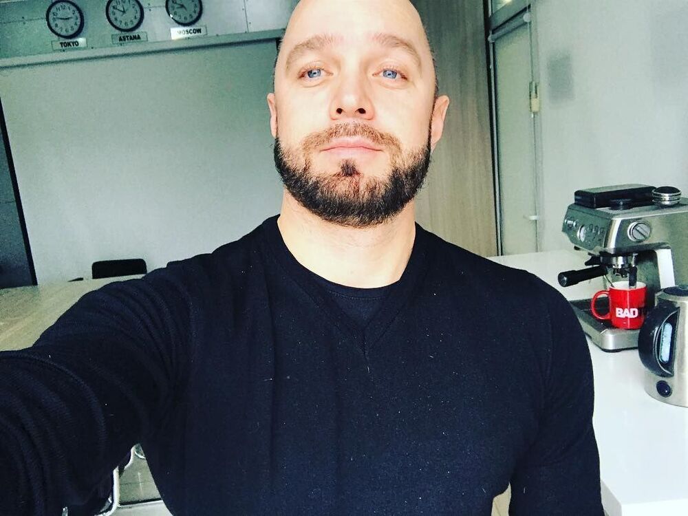  52543133  Artem, 37 ,    