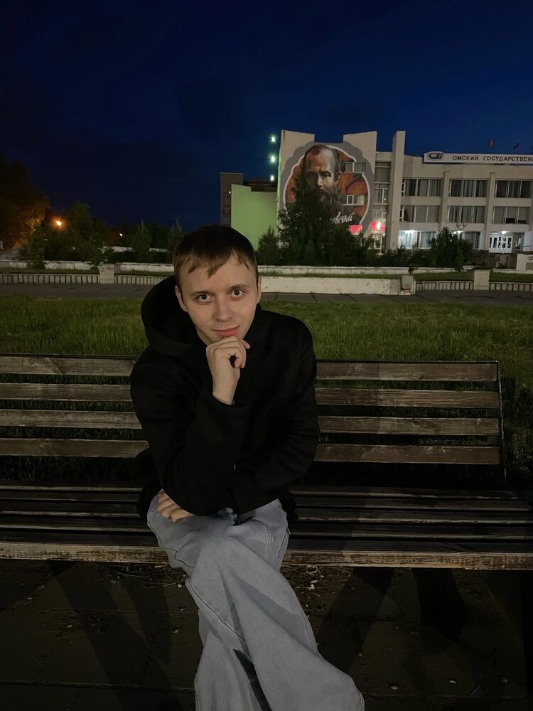  ,   Artyom, 18 ,   ,   