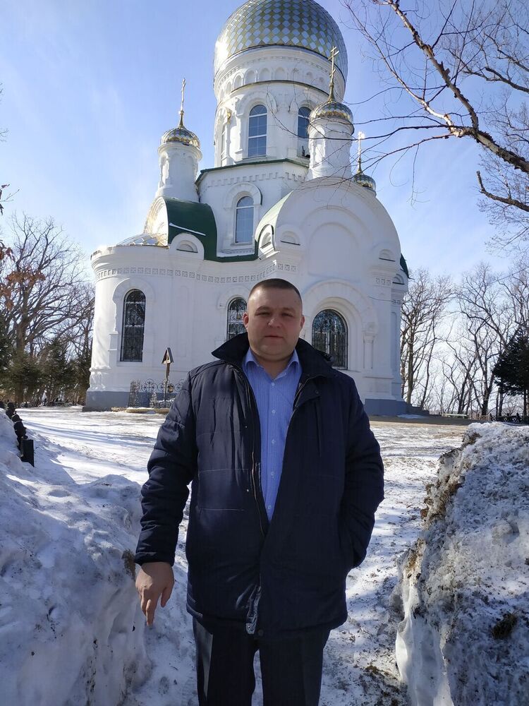  49566963  IVAN, 42 ,    