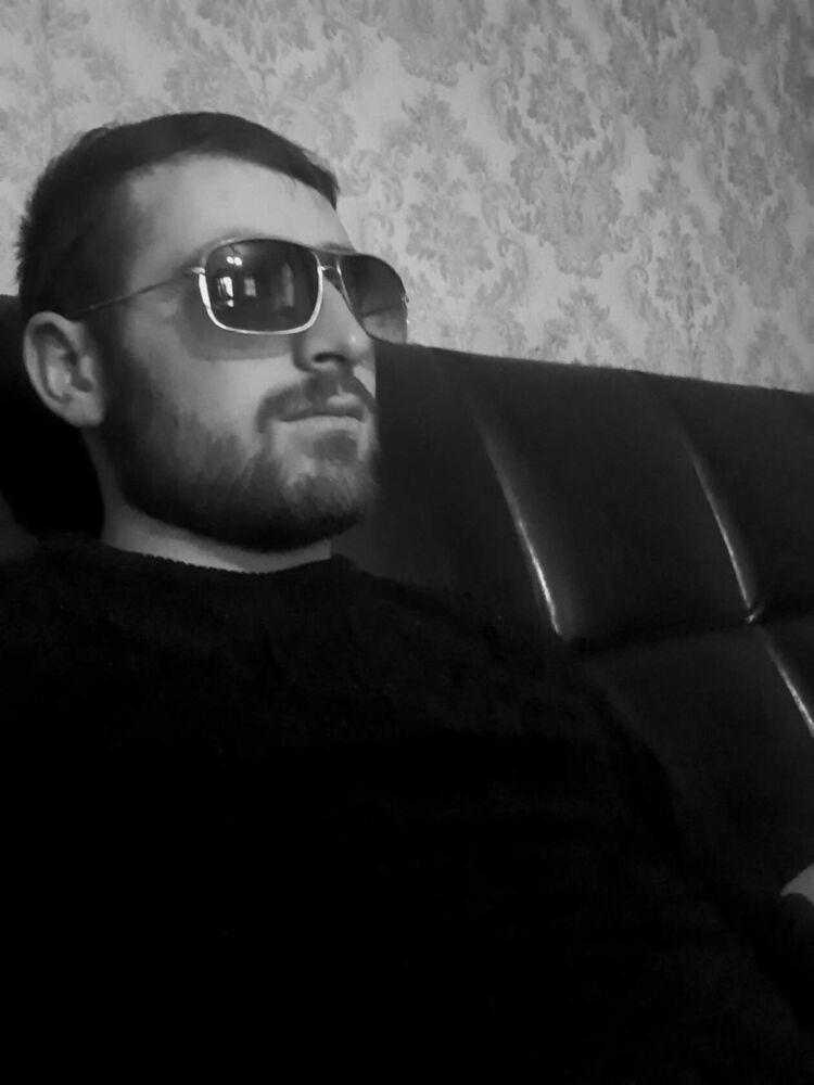  34415753  Artur, 25 ,    