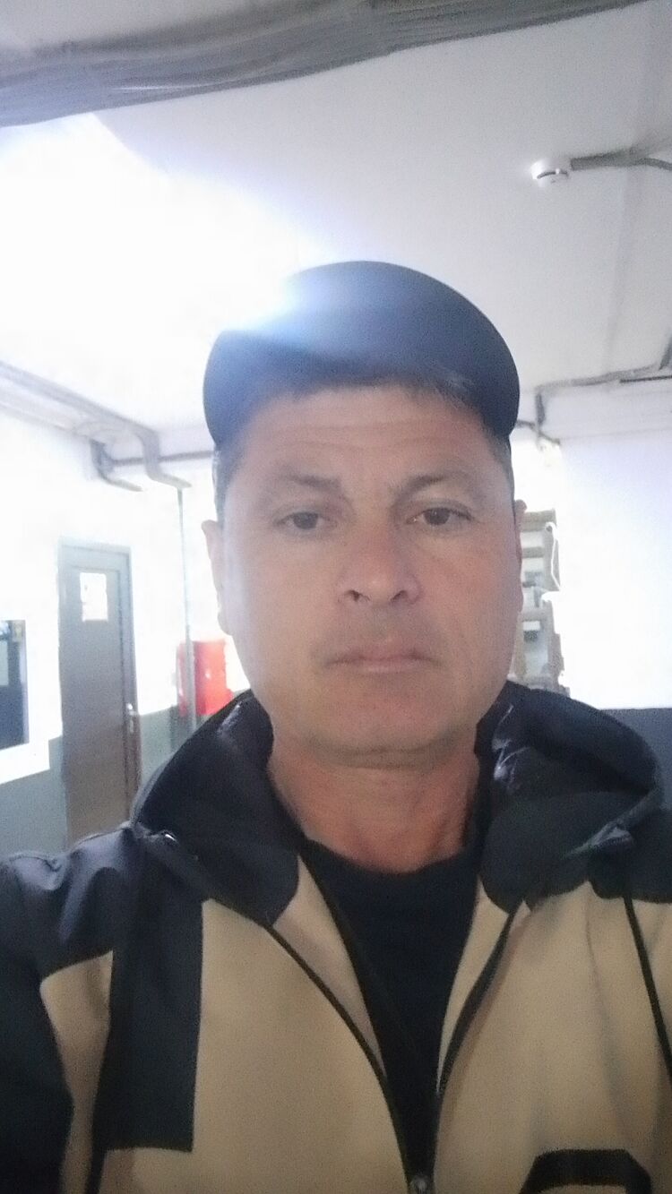  ,   Rustam, 48 ,  