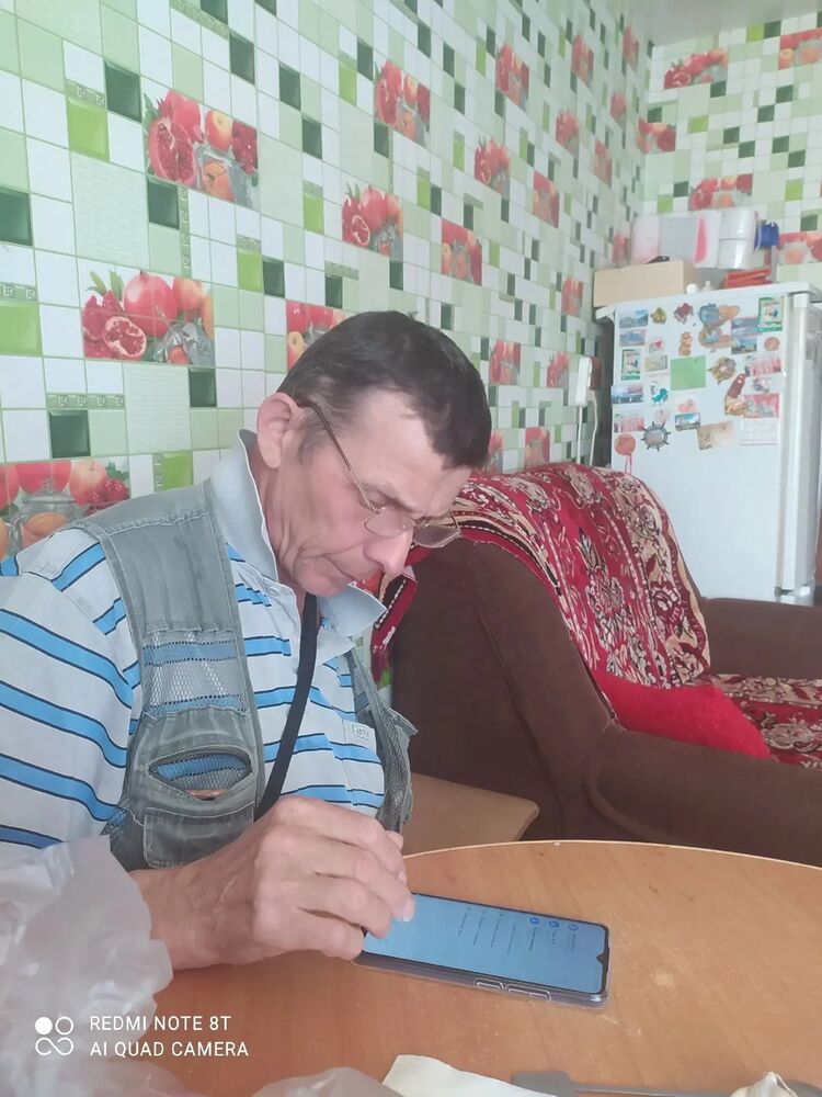  53277703  Viktor, 63 ,    