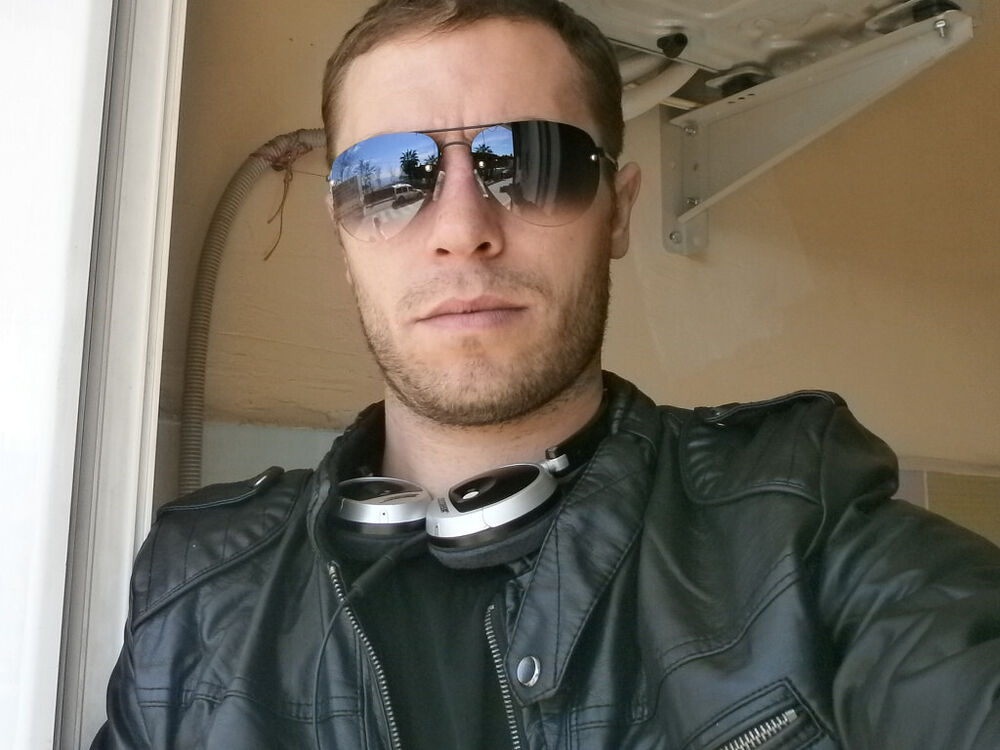  26268193  Varlami, 39 ,    