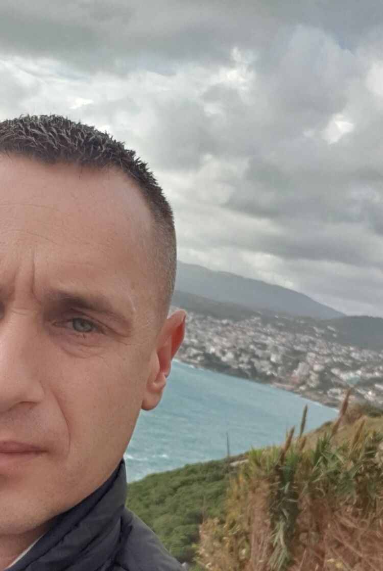  19287213  Mili, 37 ,    Podgorica