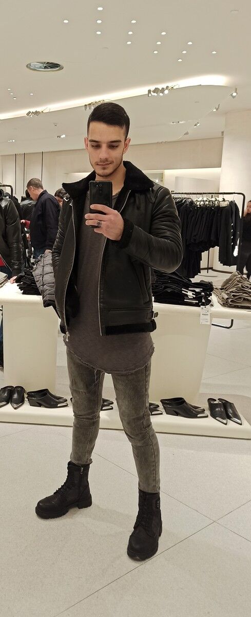  19021993  Gray, 29 ,    