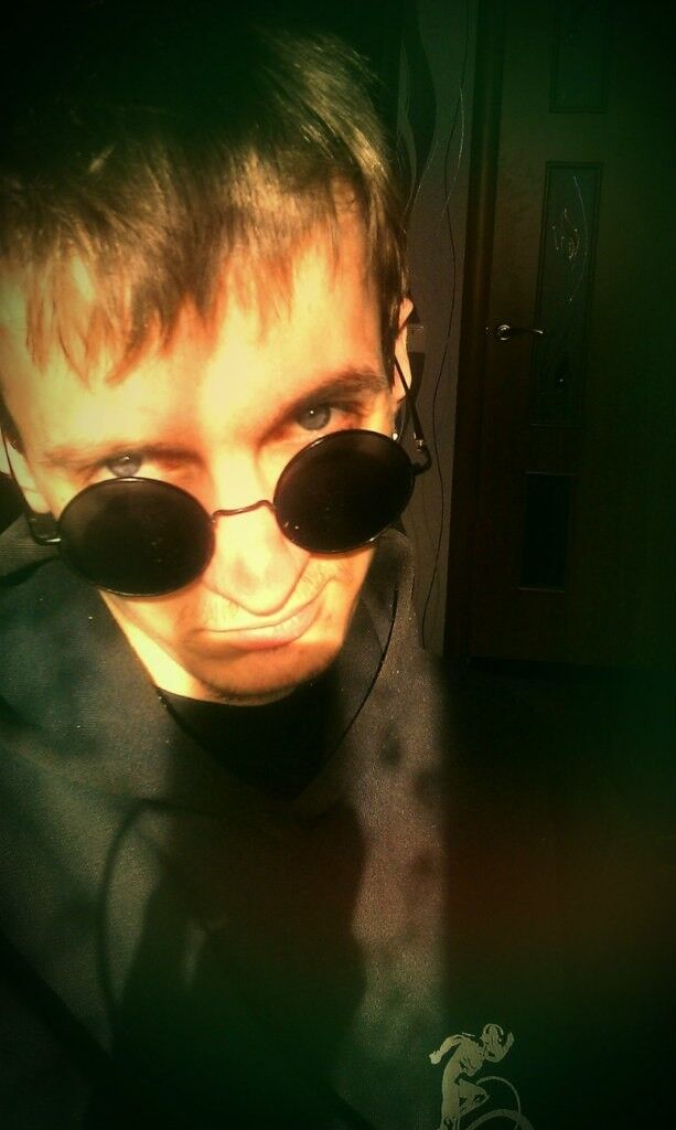  8445973  Tom, 32 ,    