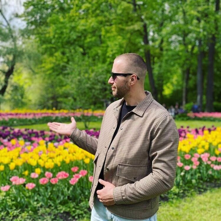  33787203  , 27 ,    -