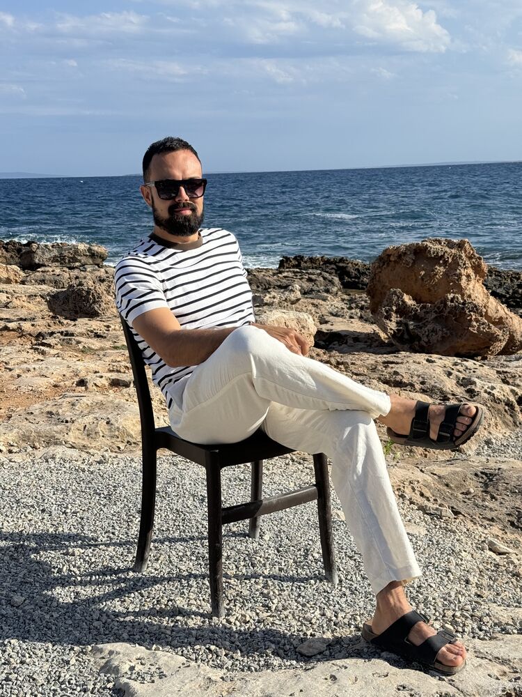  Barcelona,   Kiril, 37 ,   ,   , c , 