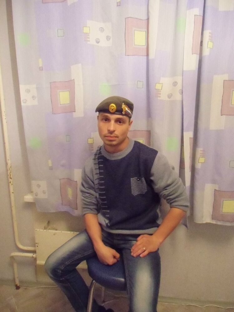  14821683  Viktor, 33 ,    