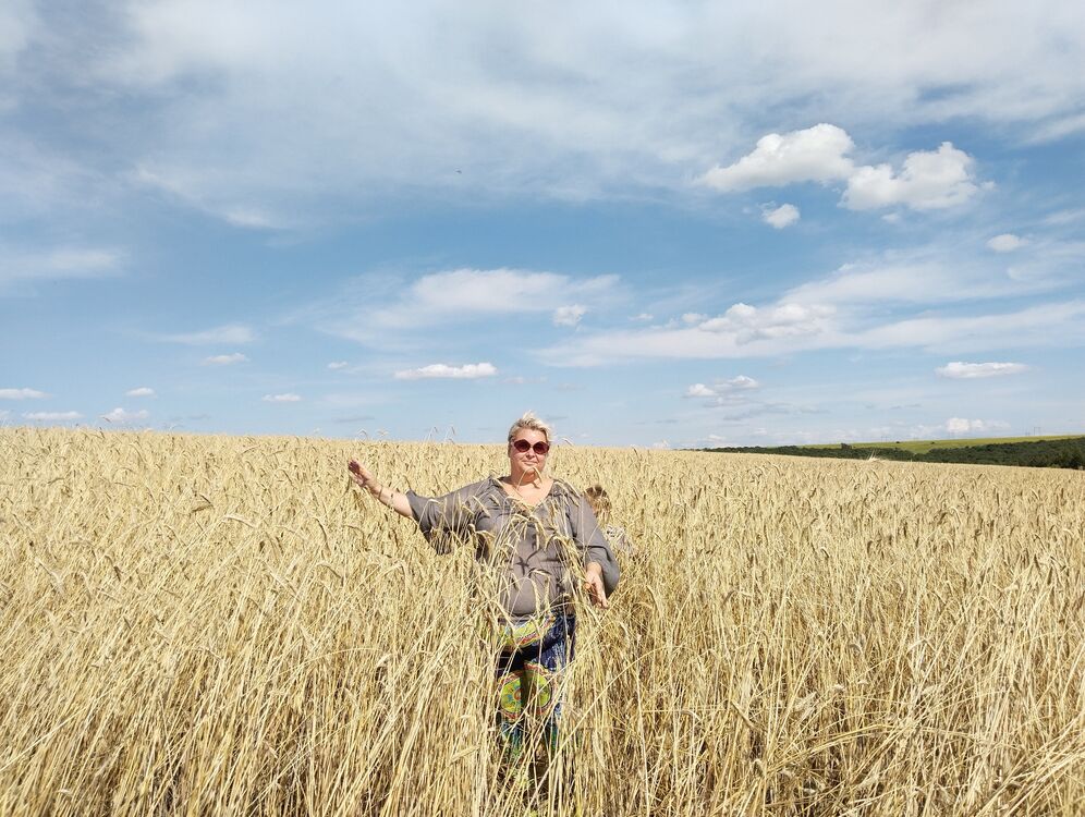  ,   Elena, 49 ,   ,   , c , 