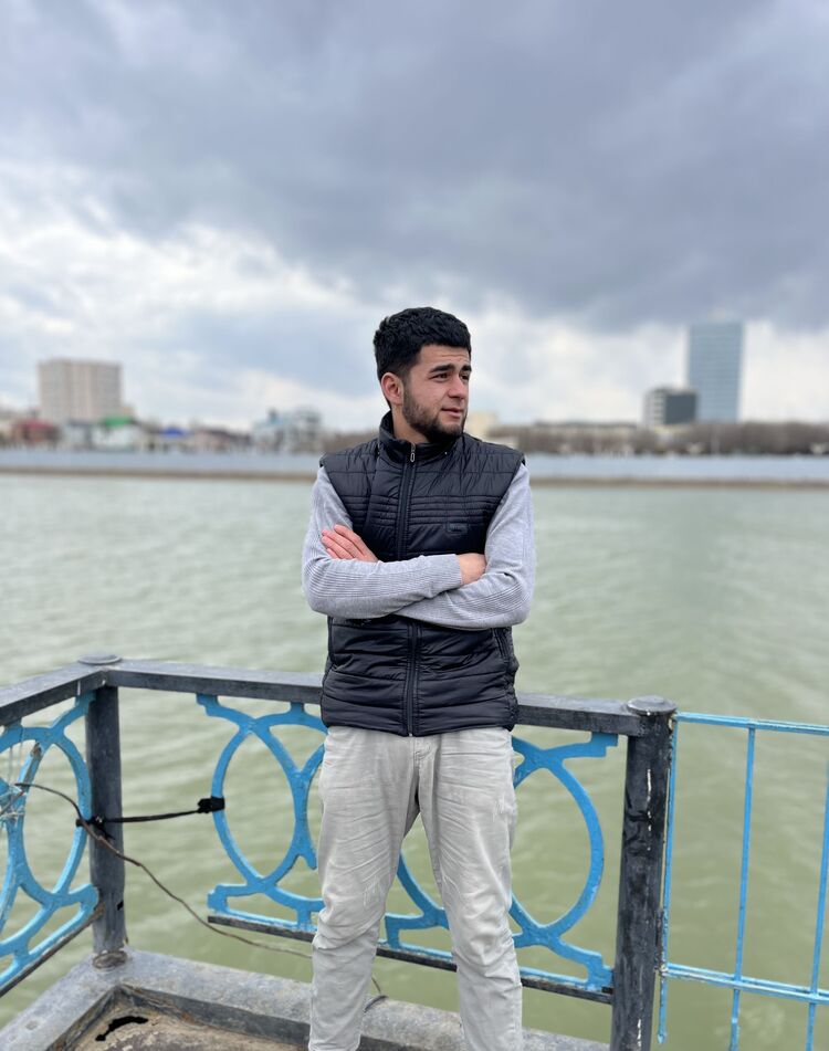  42233523  Zafar, 24 ,    