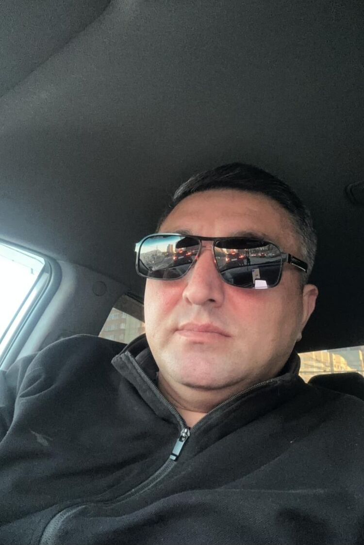  46886923  Mehmet, 46 ,    