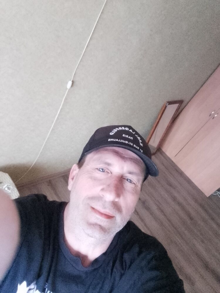  51725443  , 49 ,    