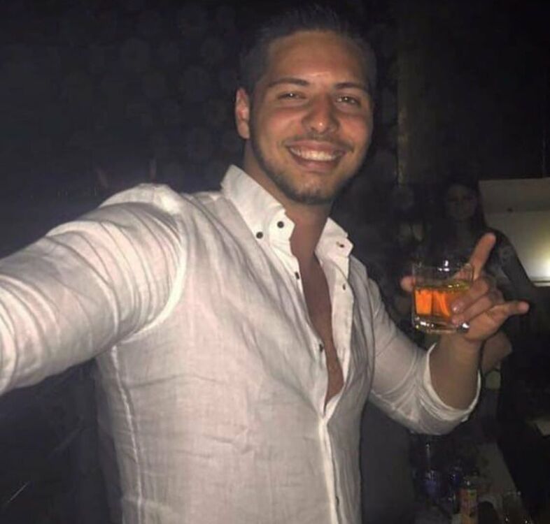  18611243  Daniel, 34 ,    